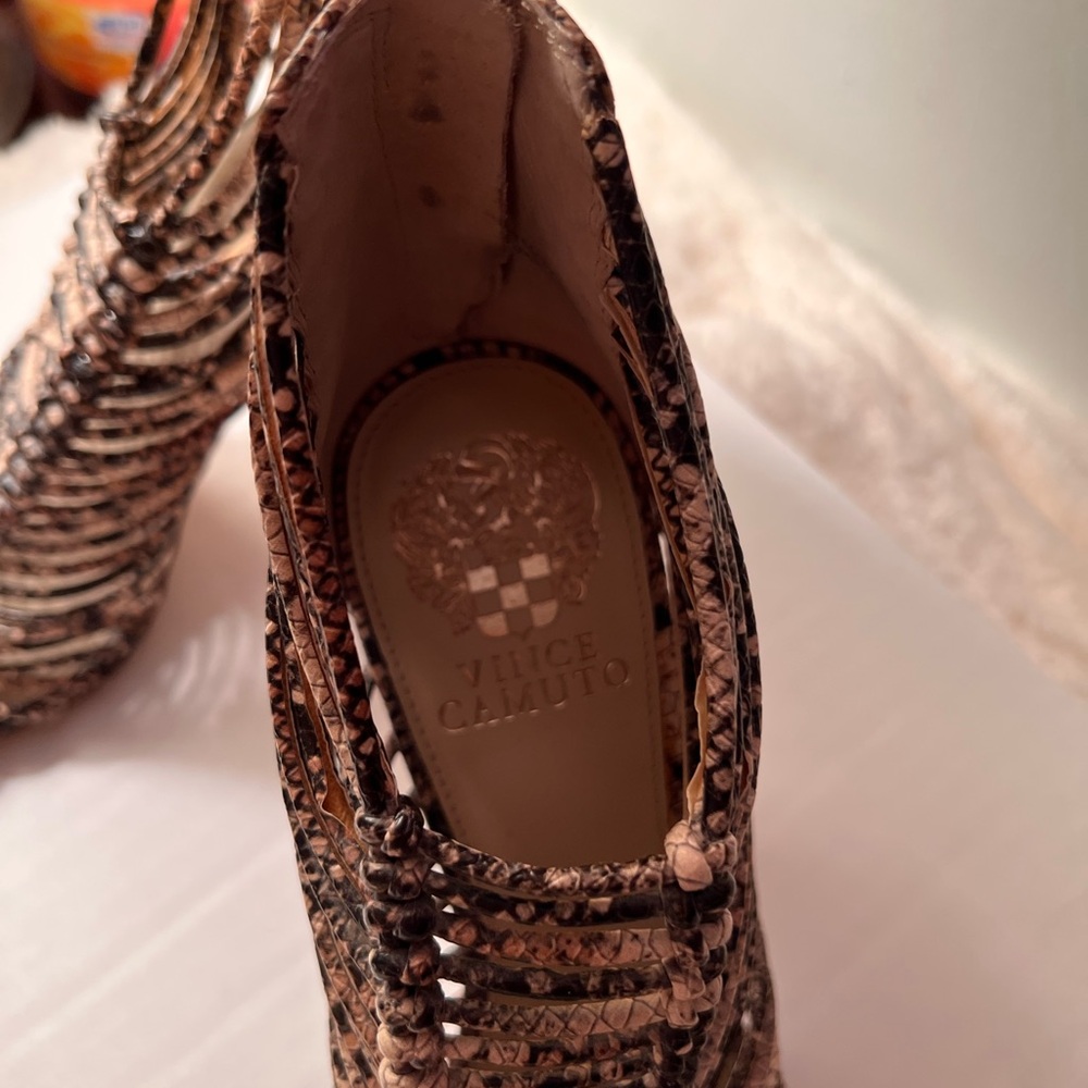 Women's Vince Camutos Strappy 4in High Heel Sandals - Picture 3 of 9